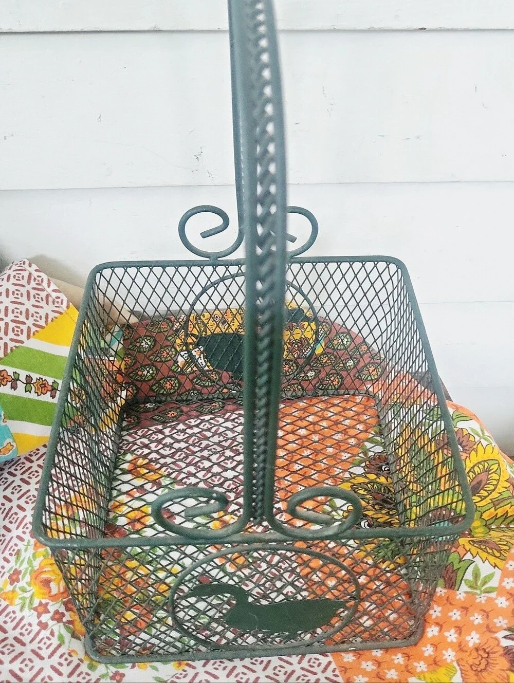 Vintage Cottagecore Goose Hunter Green Wire Basket